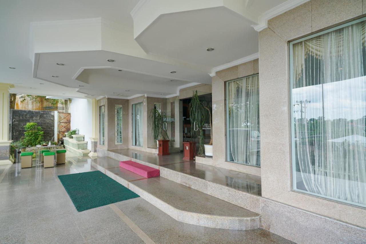 Urbanview By Millenium Hotel Pangkal Pinang Extérieur photo