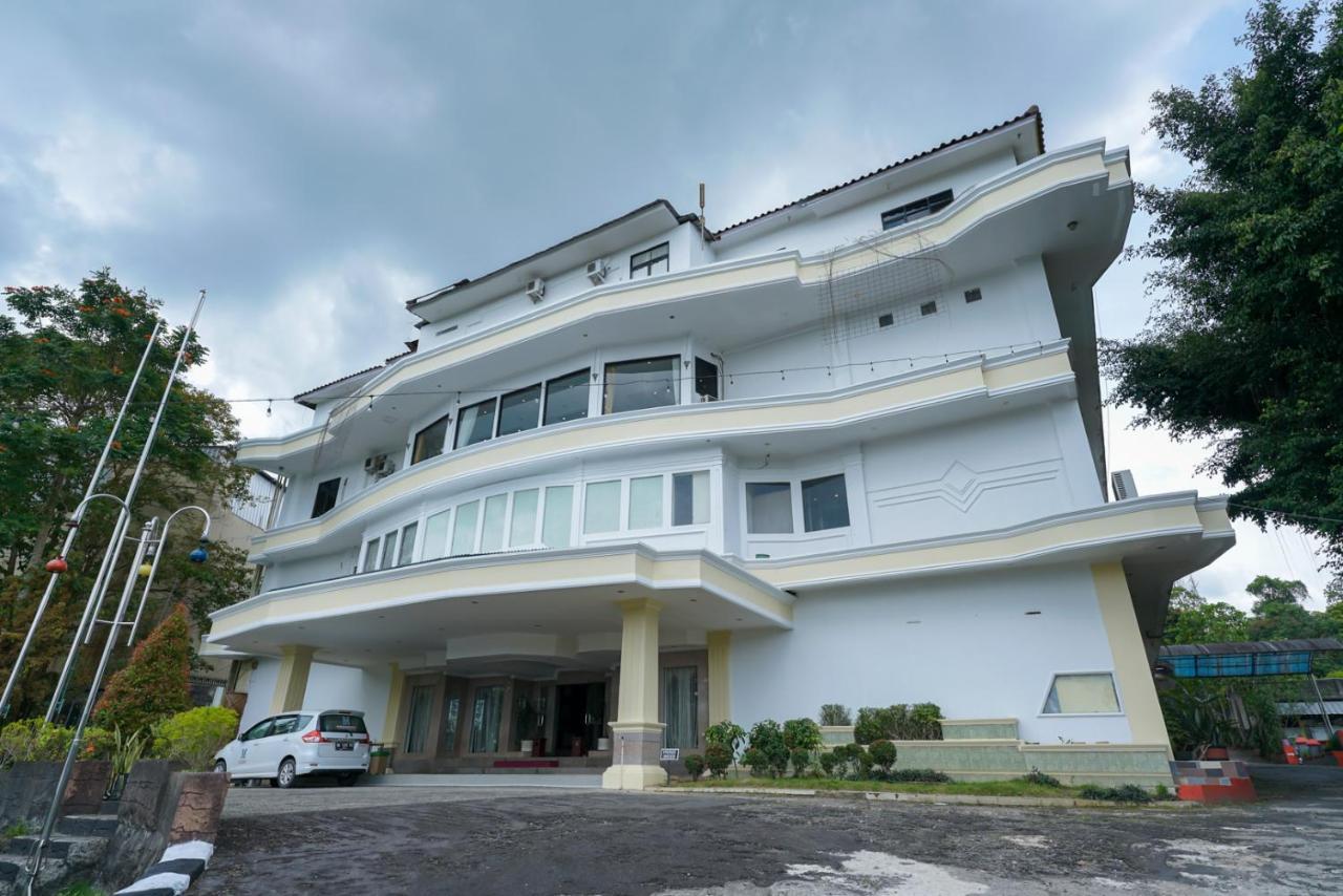 Urbanview By Millenium Hotel Pangkal Pinang Extérieur photo
