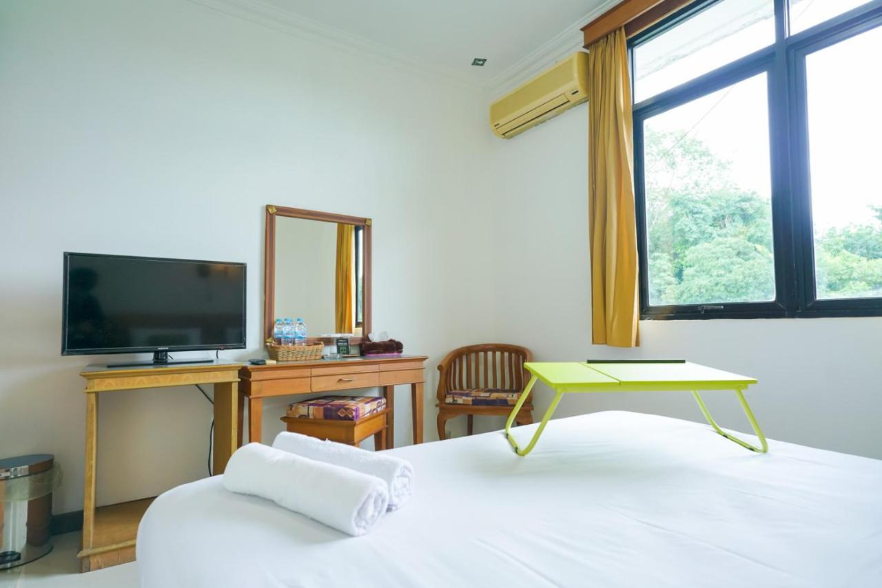 Urbanview By Millenium Hotel Pangkal Pinang Extérieur photo